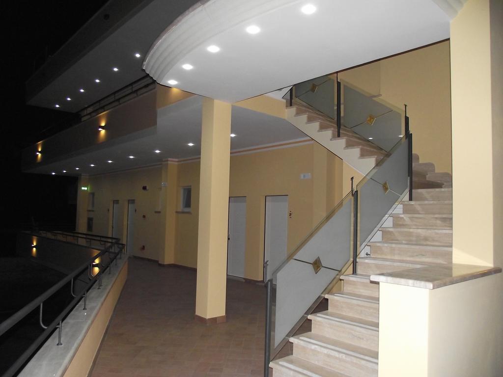 Hotel Il Girasole Terracina Exterior foto