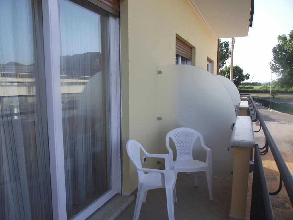 Hotel Il Girasole Terracina Zimmer foto