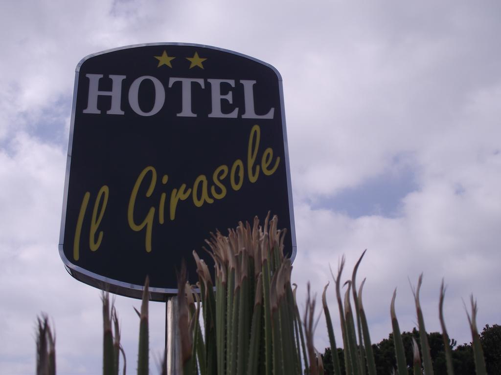 Hotel Il Girasole Terracina Exterior foto